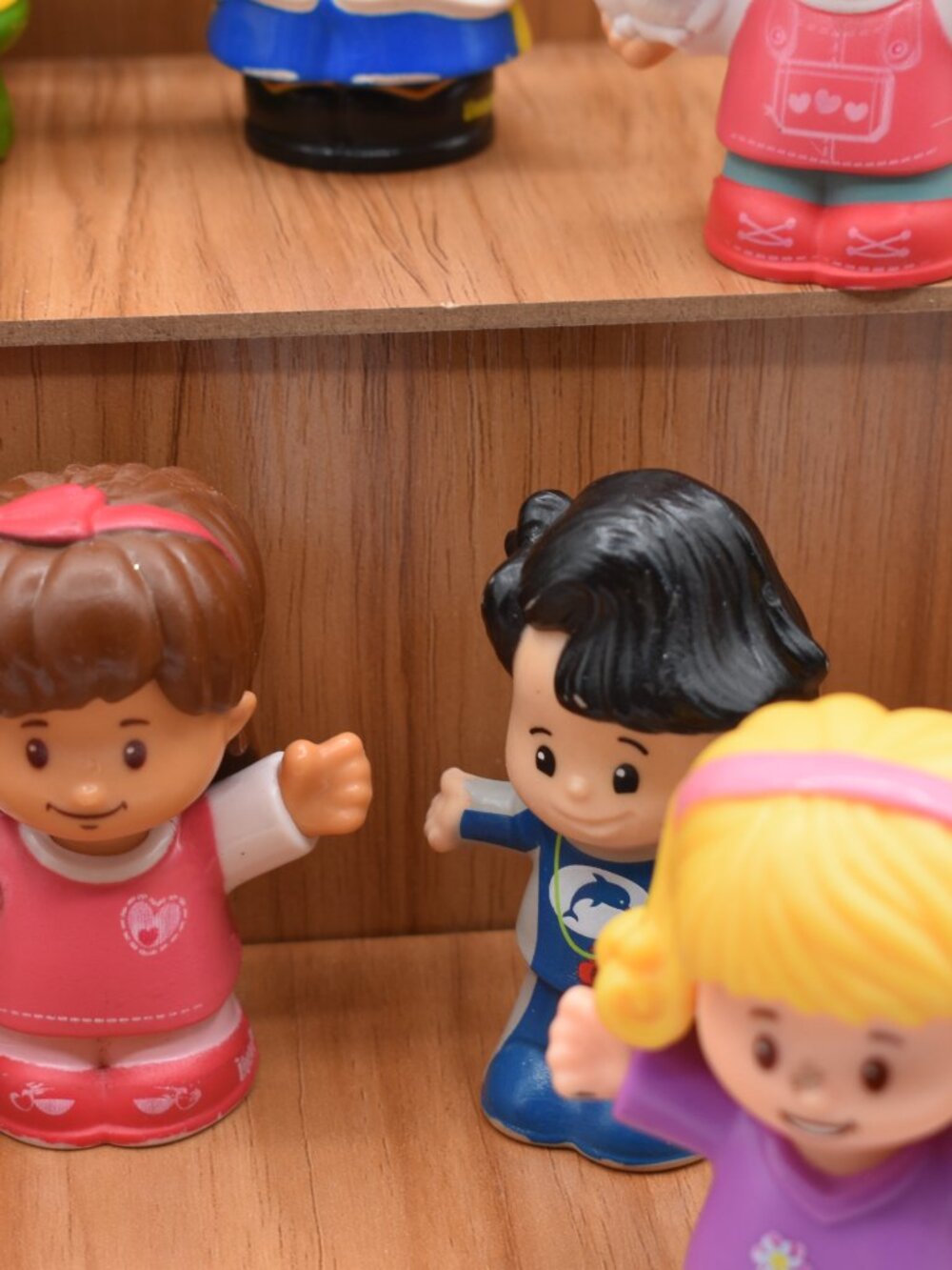 Fisher Price Little People Emma Farm Girl Koby Prince Eric Zookeeper Pilot Robin - Picture 5 of 9